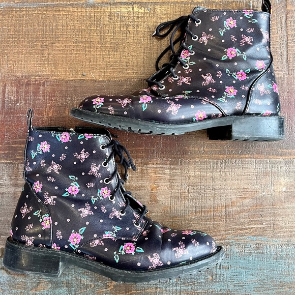 Rebecca Minkoff floral combat boots 8 EUC - Picture 2 of 10